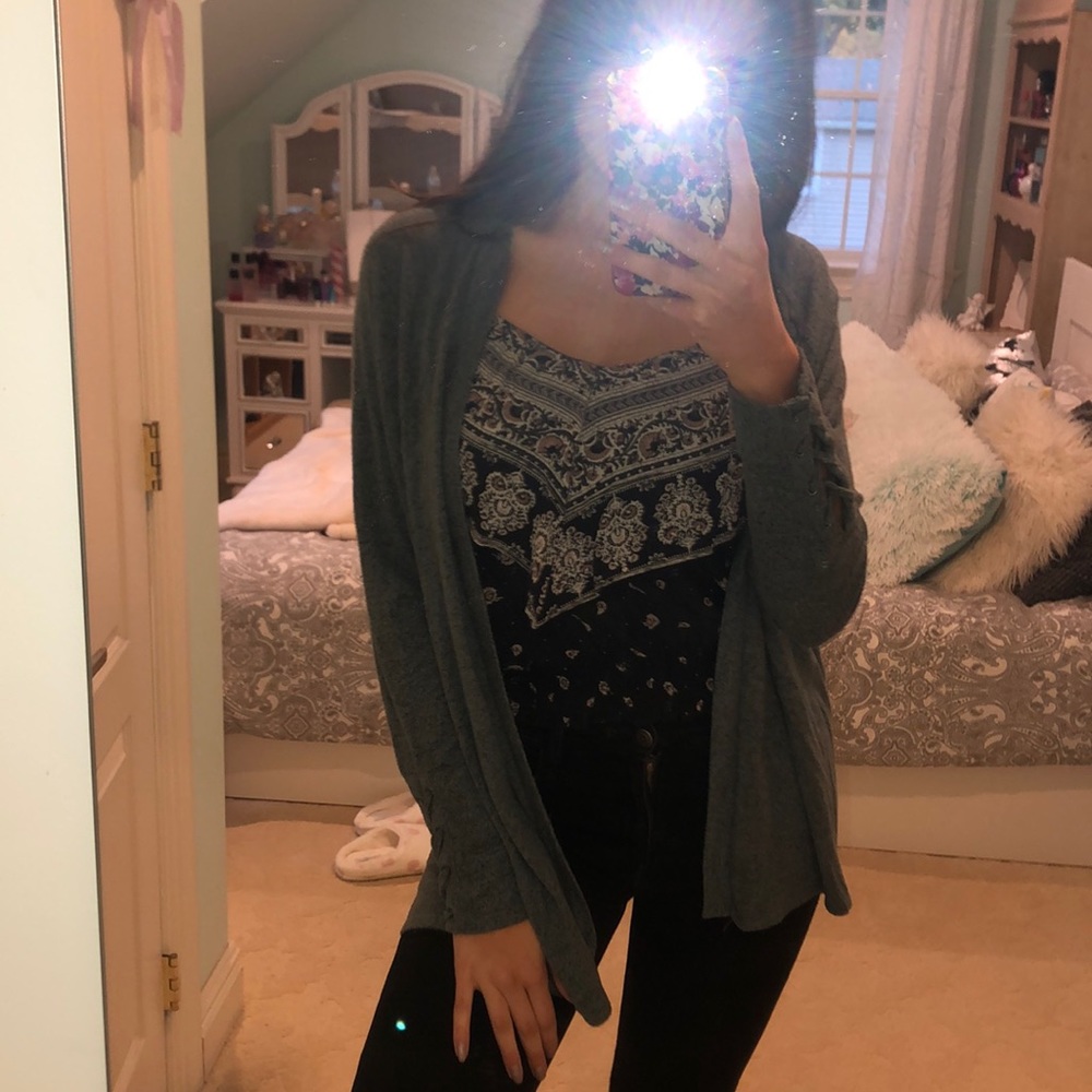 ✨super cute✨ American Eagle cardigan